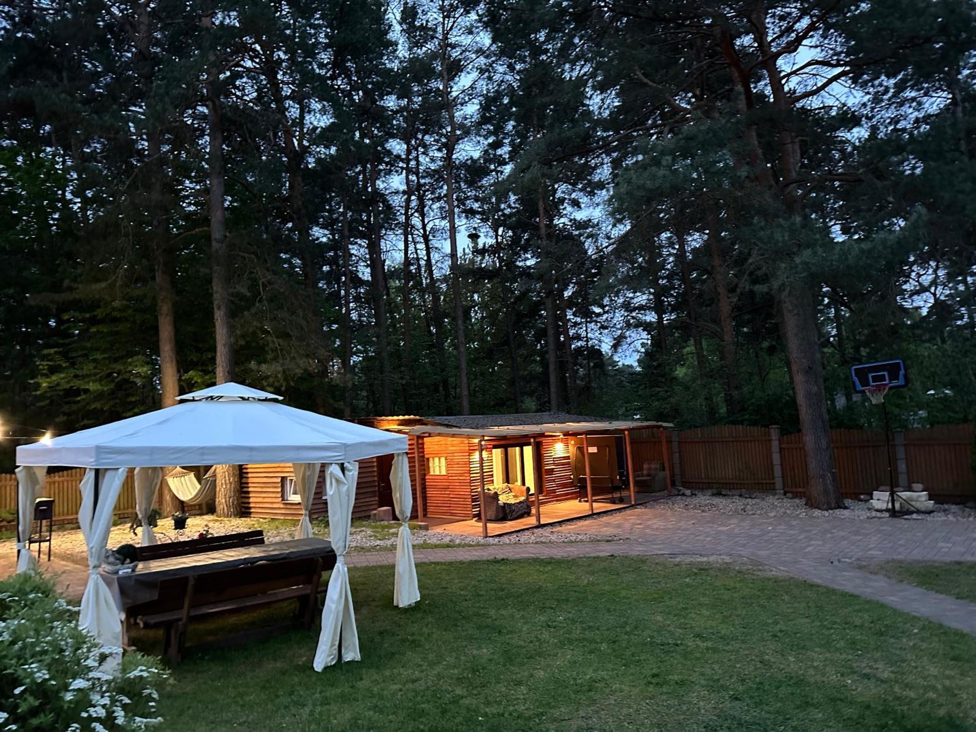 Feriehus House By The Sea With Hot Tub Riga
