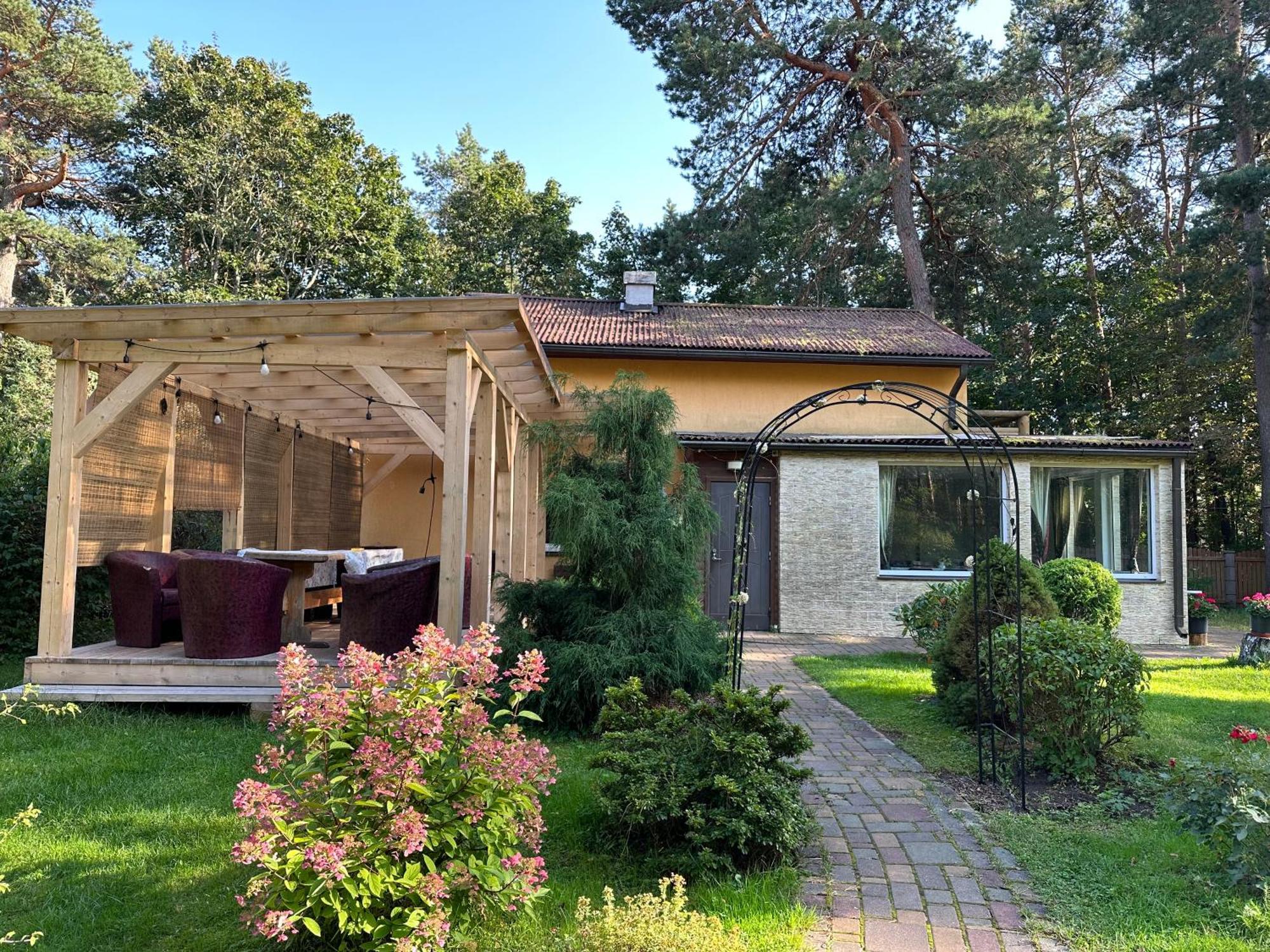 House By The Sea With Hot Tub Ryga